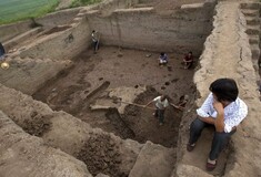 Κίνα: Ανακαλύφθηκαν 18 αρχαίοι τάφοι - Περιείχαν πορσελάνινα φέρετρα