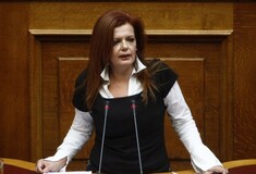 Ζήτησε διαζύγιο από το σύζυγό της η βουλευτής της ΔΗΜΑΡ Μαρία Γιαννακάκη