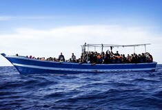 Ακυβέρνητο πλοίο με μετανάστες ανοιχτά της Κρήτης