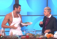 Ο Περουβιανός γυμνός σεφ επέστρεψε και μαγειρεύει τάκου-τάκου για την Ellen DeGeneres