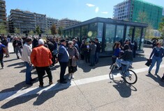 Θεσσαλονίκη: Αντιδράσεις και διαμαρτυρίες για τα τραπεζοκαθίσματα στη Νέα Παραλία