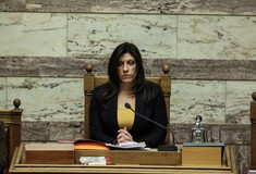 Ένταση στην Βουλή: Η Κωνσταντοπούλου εισηγήθηκε αναβολή της ψηφοφορίας για άρση ασυλίας του Άδωνι λογω απουσίας της ΧΑ