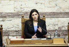 Η Κωνσταντοπούλου καλεί το Στουρνάρα στη Βουλή για εξηγήσεις για τη Ζίμενς