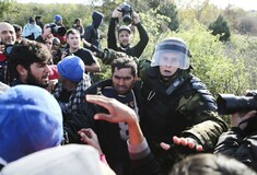 Έκρυθμη κατάσταση στην Ειδομένη - Συνεχείς συμπλοκές μεταξύ των προσφύγων και της αστυνομίας