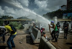 Έκρυθμη η κατάσταση στη Βενεζουέλα - Νεκροί σε διαδηλώσεις