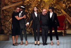 Η Μόνικα Μπελούτσι και η Ναόμι Κάμπελ μαζί στην πασαρέλα των Dolce & Gabbana