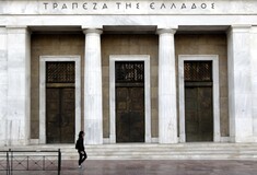 Financial Times: Άλυτα πολλά από τα προβλήματα που οδήγησαν την Ελλάδα σε αυτό το χάλι