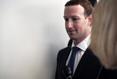 Η απολογία Ζoύκερμπεργκ για το σκάνδαλο Cambridge Analytica και τα λάθη που παραδέχεται πως έγιναν με το Facebook