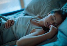 Πώς η αλλαγή ώρας «παίζει» με τον ύπνο μας και τι συμβαίνει στον οργανισμό