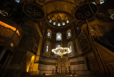 Τζαμί η Αγία Σοφία: Κουρτίνες, χαλιά και ειδικός φωτισμός που θα «κρύβει» τις αγιογραφίες την ώρα της προσευχής