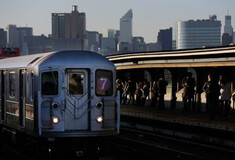 Νέα Υόρκη: Γυναίκα έσπρωξε μετανάστη στις ράγες του Μετρό