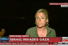 Ισραηλινοί πανηγυρίζουν με τις βόμβες και απειλούν ρεπόρτερ του CNN