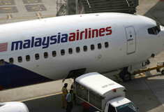 Οικογένεια επιβάτη του αεροσκάφους της Malaysia Airlines κατάφερε να συνδεθεί με το κινητό του