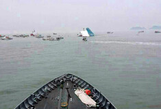 2 νεκροί και 100 αγνοούμενοι από ναυάγιο στην Ν. Κορέα