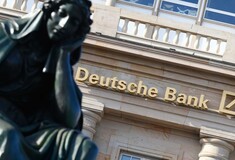 Η Deutsche Bank είναι εκτεθειμένη σε τοξικά παράγωγα 55 τρισεκατομμυρίων αλλά η Μέρκελ καθησυχάζει