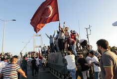 Η νύχτα της ιστορικής προδοσίας στην Τουρκία - Όλο το χρονικό και οι δραματικές στιγμές