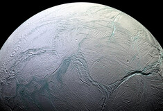 Η NASA ανακοίνωσε ενδείξεις υδροθερμικής δραστηριότητας στον ωκεανό του δορυφόρου Εγκέλαδου του Κρόνου