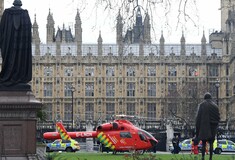 Βρετανία: Συγκεχυμένες πληροφορίες για το περιστατικό στο Κοινοβούλιο-Νεκρός φέρεται δράστης, πολλοί τραυματίες (live εικόνα)