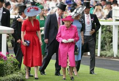 Η φούξια Βασίλισσα και τα τεράστια καπέλα του Άσκοτ