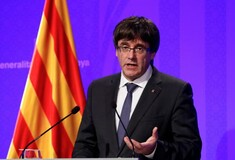 La Vanguardia:Εκδόθηκε ευρωπαϊκό ένταλμα σύλληψης για τον Πουτζντεμόν - Προφυλακίζονται 9 μέλη της κυβέρνησης