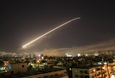 ΗΠΑ, Βρετανία και Γαλλία χτύπησαν με πυραύλους τη Συρία