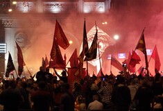 Νύχτα επεισοδίων στα Σκόπια - Διαδηλώσεις κατά της συμφωνίας έξω από το Κοινοβούλιο