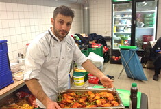 Από ηθοποιός και go-go boy, μάγειρας στη Γερμανία: ο Στάθης Παπαδόπουλος μιλά για τη νέα του ζωή
