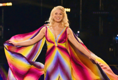 Eurovision 2023: Η παρουσιάστρια Χάνα Γουάντινγκχεμ έκλεψε την παράσταση με τα απίστευτα φωνητικά της