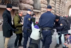 Σουηδία: Συνέλαβαν ξανά την Γκρέτα Τούνμπεργκ γιατί απέκλεισε την είσοδο του κοινοβουλίου
