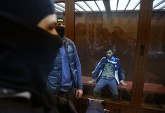 Κατηγορούμενοι για τρομοκρατία και αντιμέτωποι με ισόβια οι δύο πρώτοι ύποπτοι για τη σφαγή στη Μόσχα