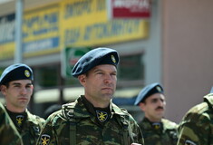 Στρατιωτικές πηγές απαντούν στον Πλεύρη για την παρέλαση Κασσελάκη στη Θήβα