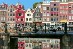 Ομάδα νέων από το Άμστερνταμ πολεμάει την στεγαστική κρίση με συνεταιριστικές κατοικίες