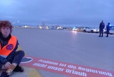 Καθυστερήσεις στο αεροδρόμιο του Μονάχου λόγω διαμαρτυρίας για το κλίμα - 8 συλλήψεις