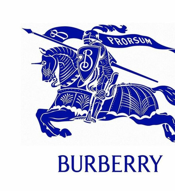 Ο οίκος Burberry αλλάζει λογότυπο και απαρνιέται και την παλιά του γραμματοσειρά