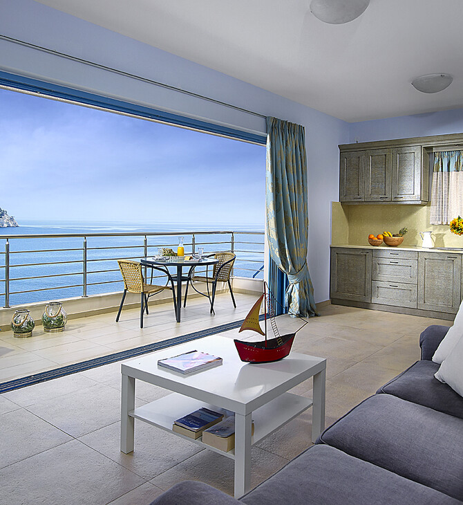 Το Xenia Residences & Suites και το Blue Restaurant σας καλοσωρίζουν στην Εύβοια