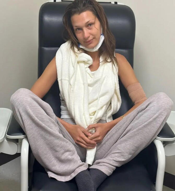 Bella Hadid: Μοιράστηκε εικόνες από την «επώδυνη» μάχη με τη νόσο Lyme - Με σωληνάκια και καταβεβλημένη