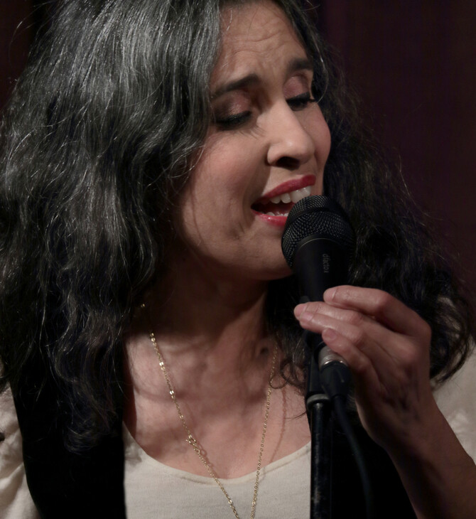 Lamia Bedioui: Τραγούδια της Σαρδηνίας 
