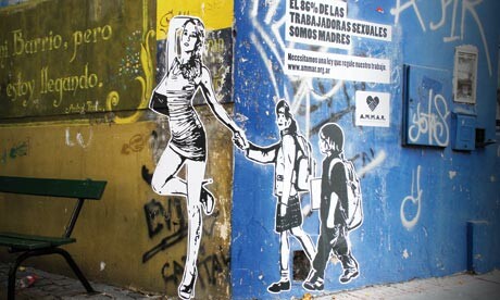 Μια ευφάνταστη καμπάνια στους τοίχους του Μπουένος Άιρες υπέρ των δικαιωμάτων των ιερόδουλων.