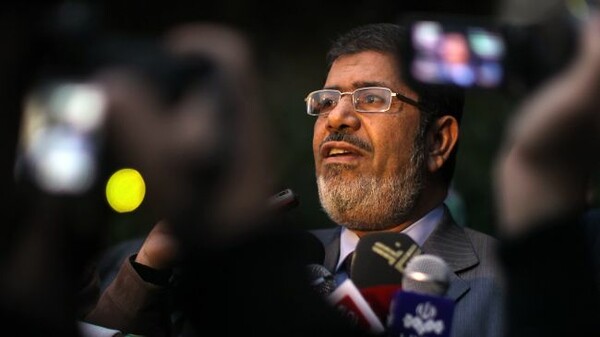 Υπό κράτηση ο έκπτωτος πλέον Μόρσι