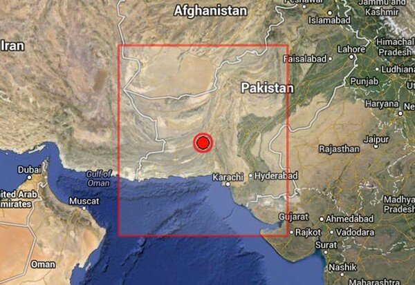 Update: Τουλάχιστον 30 νεκροί από το μεγάλο σεισμό στο Πακιστάν