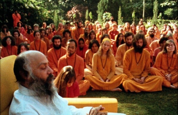 Wild Wild Country: Ένα ντοκιμαντέρ του netflix φέρνει ξανά στο προσκήνιο τον πιο αμφιλεγόμενο πνευματικό - θρησκευτικό ηγέτη