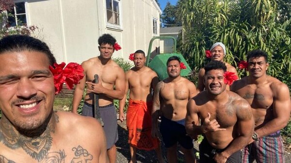 Σαμόα: Μέλη της ομάδας ράγκμπι ξανασυναντούν τις οικογένειές τους έπειτα από 111 μέρες - Είχαν αποκλειστεί λόγω κορωνοϊού