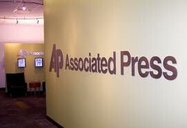 To Αssociated Press πρέπει να νικήσει τα μπλογκς!