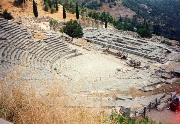 Ανοίγει το αρχαίο θέατρο των Δελφών έπειτα από είκοσι χρόνια