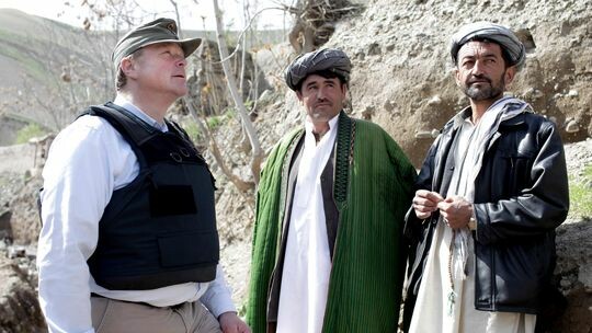 Yπουργός της Μέρκελ δεν δήλωσε το χαλί από το Αφγανιστάν