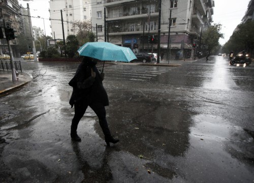Συνεχίζονται οι βροχοπτώσεις στην Κεντρική Μακεδονία - Δεκάδες κλήσεις για άντληση υδάτων