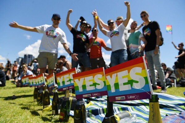 Αυστραλία: Οι πολίτες είπαν «ναι» στη νομιμοποίηση των γάμων ομοφυλοφίλων