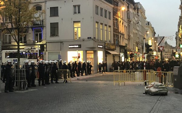 Βίαιες συγκρούσεις μεταξύ αστυνομίας και διαδηλωτών ξανά στο κέντρο των Βρυξελλών