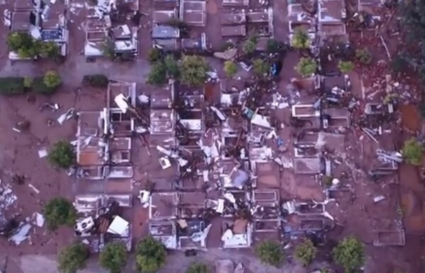 Η επόμενη μέρα στη Μάνδρα - Απόλυτη καταστροφή σε ένα βίντεo από drone
