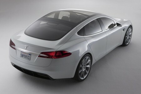 Σε μαζική παραγωγή θα διατεθεί από την Tesla Motors το νέο της ηλεκτρικό αυτοκίνητο